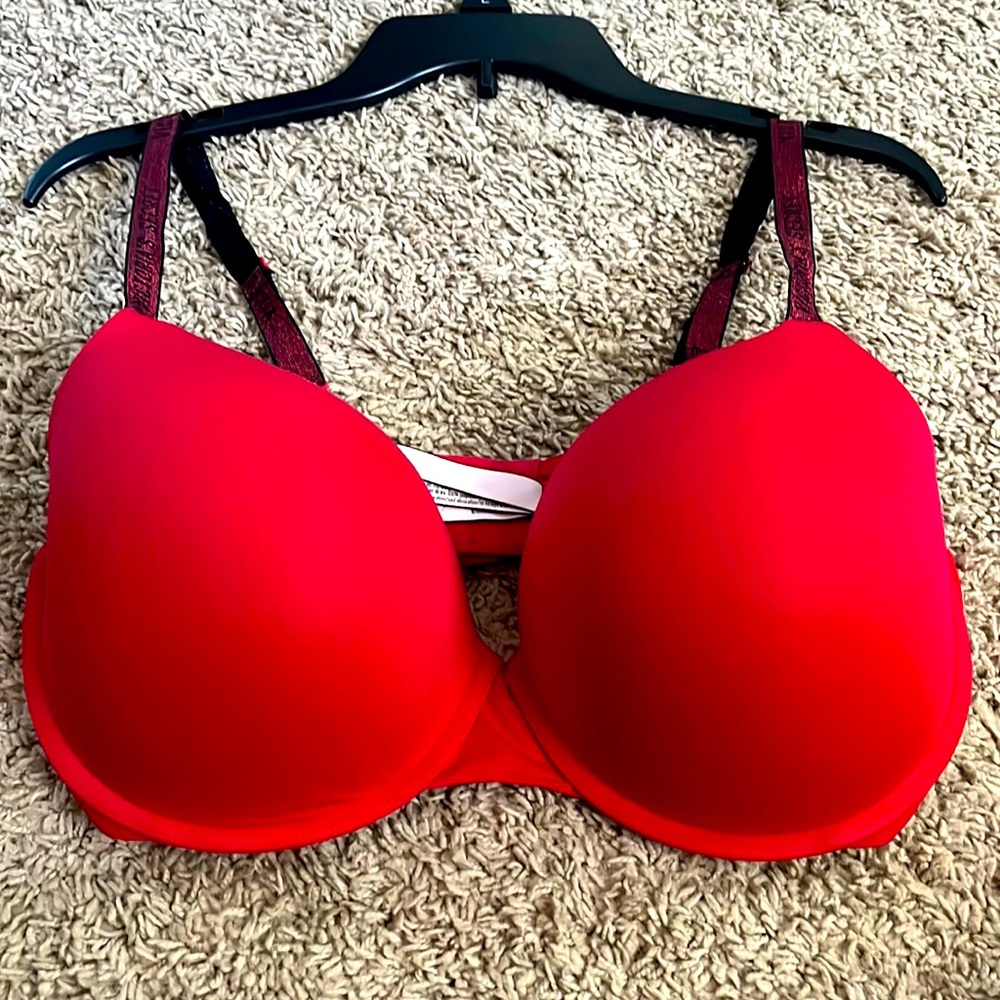 🍒❤️Preloved Victoria's Secret Bra❤️🍒
